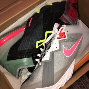 Nike LeBron XVIII 18 Low Bugs Vs Marvin Space Jam